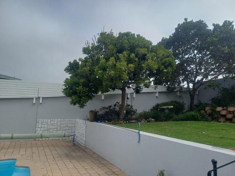 To Let 4 Bedroom Property for Rent in Robberg Ridge Western Cape